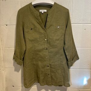 Oral Bay women’s olive green linen blend button up top